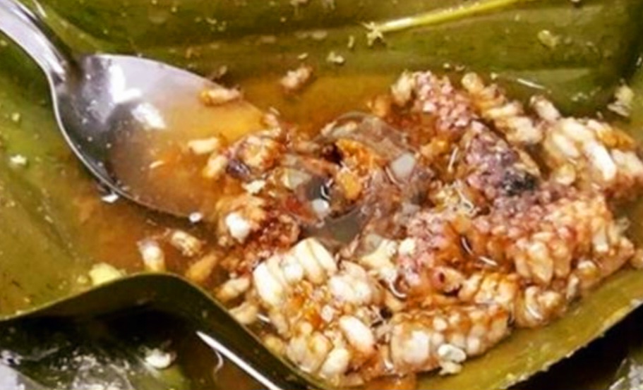 Botok Tawon khas Banyuwangi, kuliner unik dari sarang tawon dengan rempah dan larva gurih.