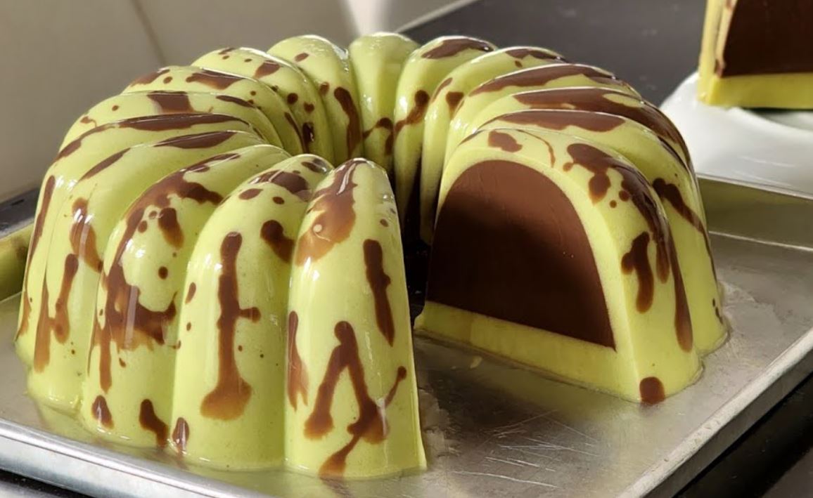 Puding cokelat alpukat.