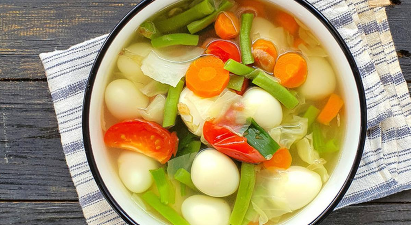 Gurihnya sop + lembutnya telur puyuh = kenyang, sehat, dan bikin happy sekeluarga!