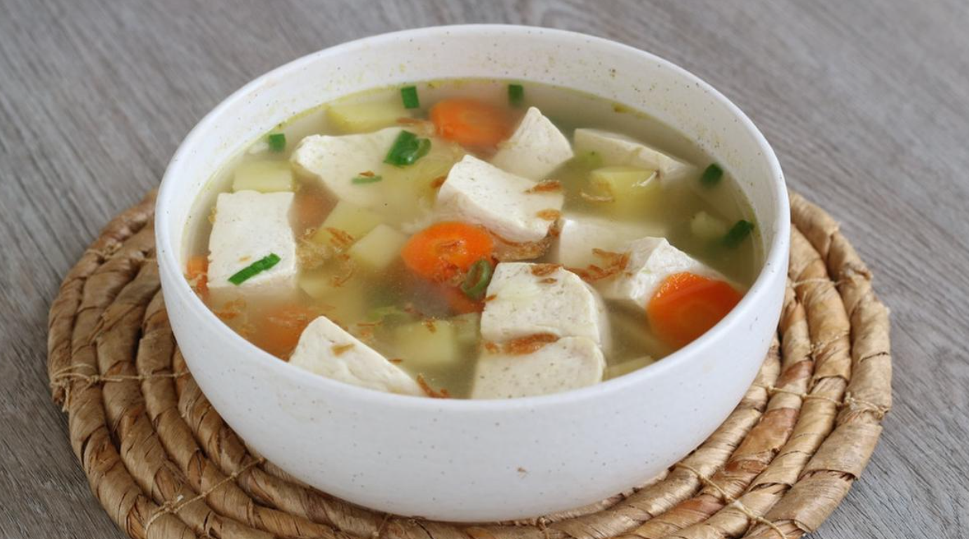 Satu mangkok sop tahu, bikin badan hangat dan hati adem! Simpel tapi juara!
