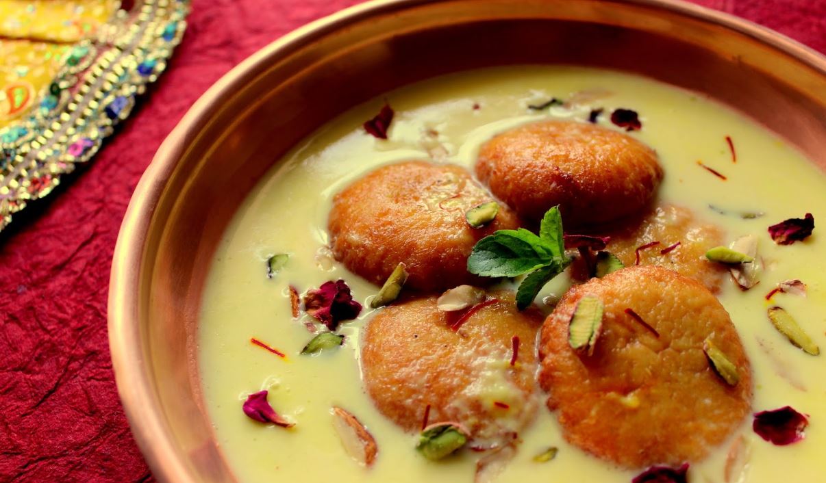 Rasabali, salah satu menu khas dari Odisha, India.