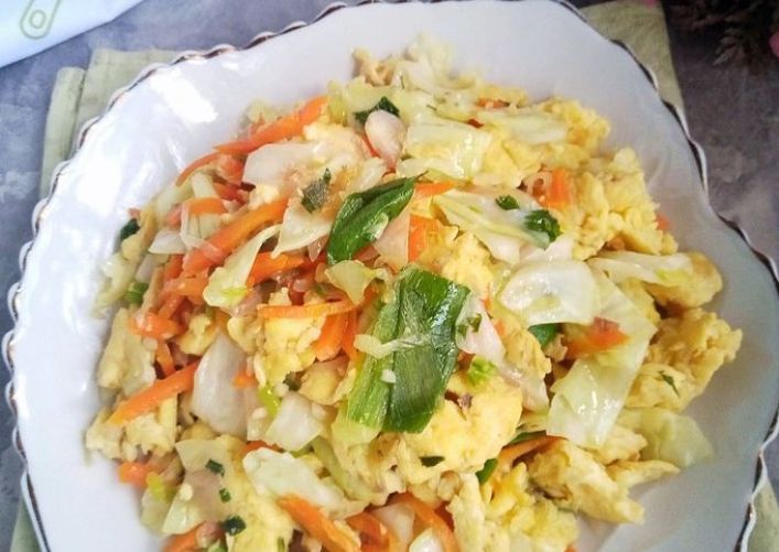 Ilustrasi orak arik sayur telur untuk sarapan.