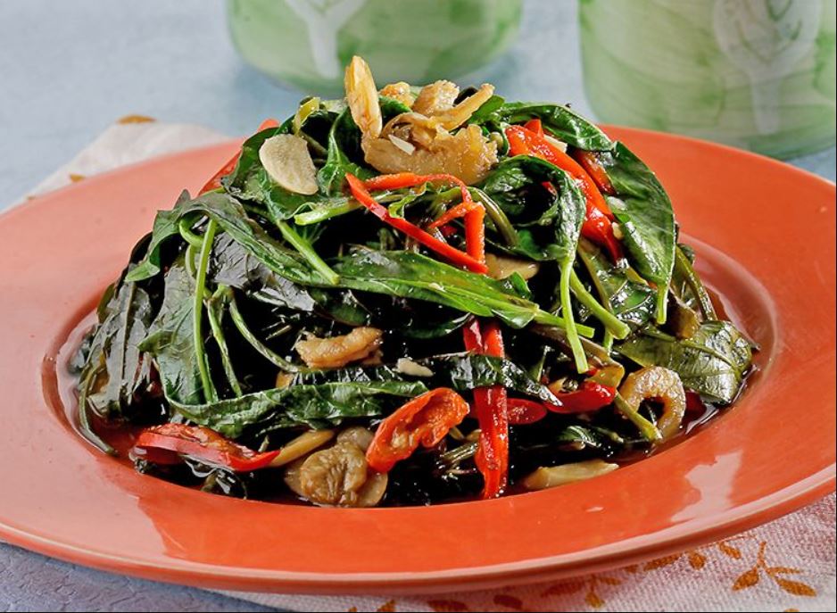 Aroma ebi tumisnya nendang banget! Tumis Kangkung Ebi ini simpel, cepat, dan bikin makan makin lahap. Coba hari ini, yuk!