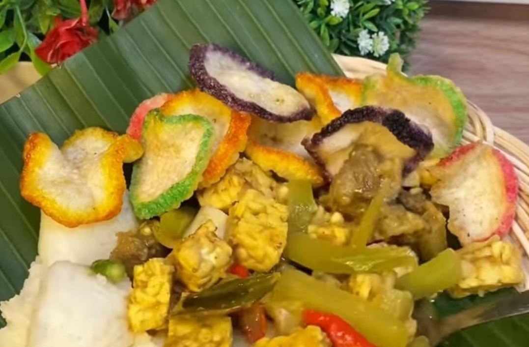 Lontong sayur enak.
