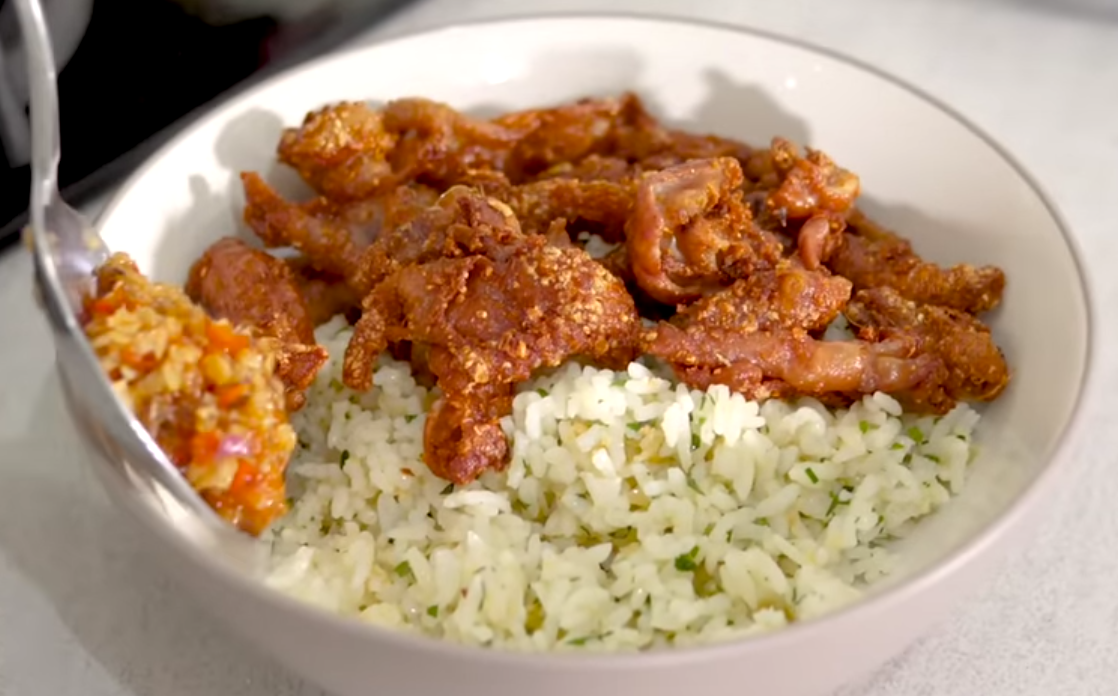 Lezatnya nasi daun jeruk kulit ayam krispi ala Firhan Masterchef.