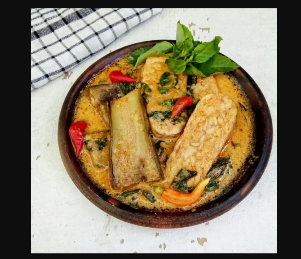 Pecel Terong Tempe Santan: Masakan Sederhana yang Rasanya Juara, Murah Meriah Tapi Bikin Lahap Seisi Rumah!