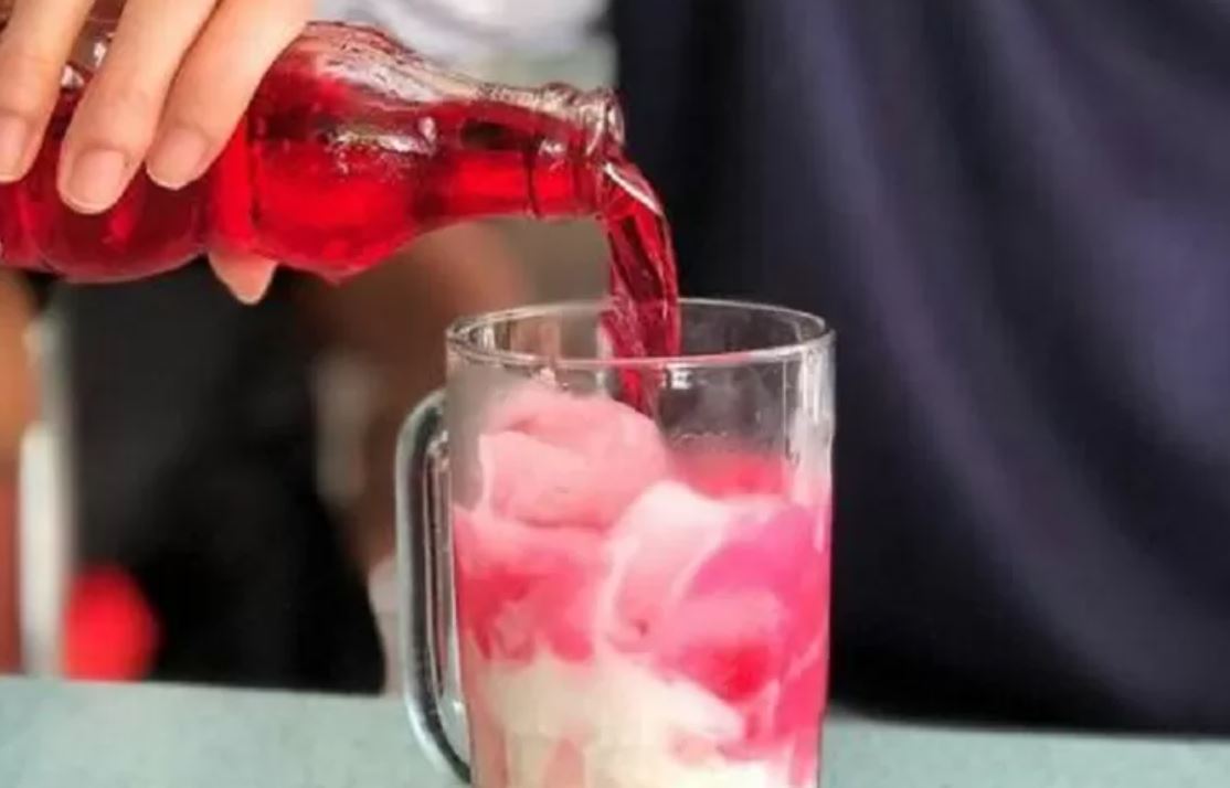 Es soda gembira manis dan menyegarkan.