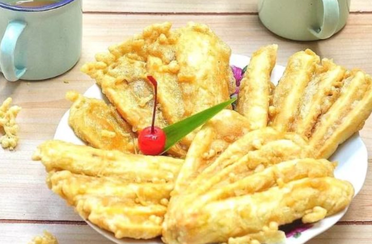 Pisang goreng kipas kriuk.