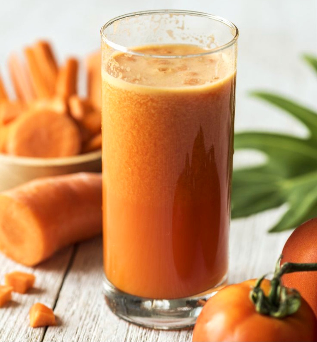 Jus wortel dan tomat bantu diet sehat, bikin kenyang lebih lama, detoks alami, dan cerahkan kulit.