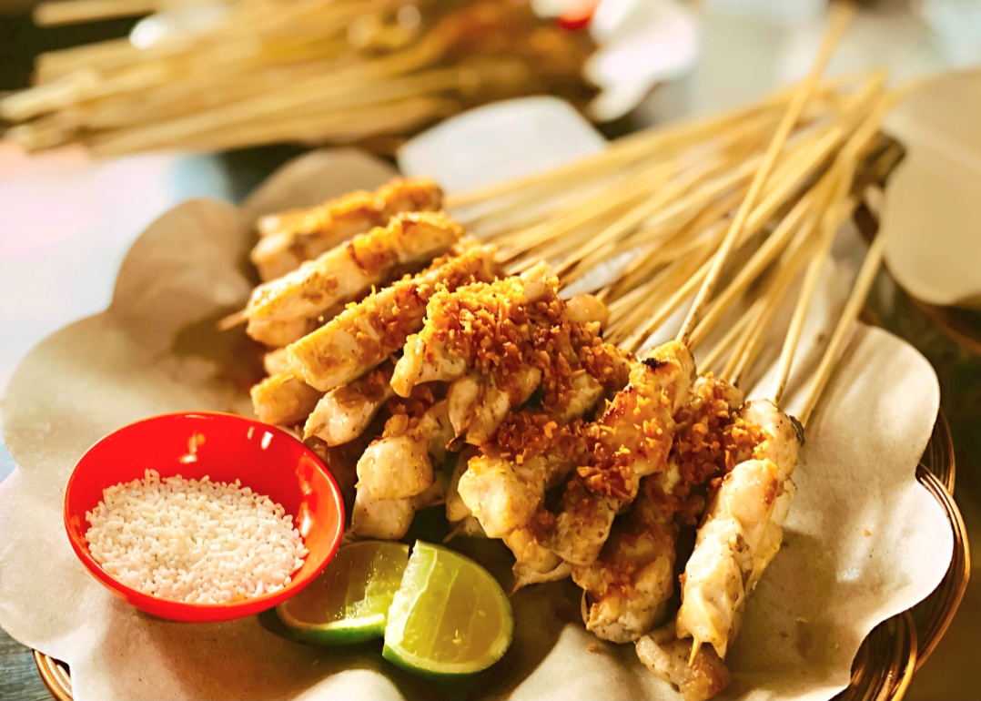 Sate Taichan pedas dan segar ini mudah dibuat di rumah.