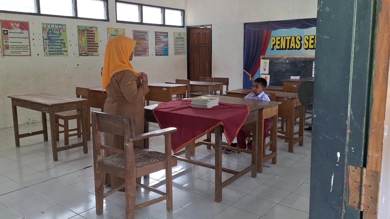 Salah satu ruang kelas di SDN 01 Dempel yang hanya dihuni seorang murid baru. ASEP SYAEFUL BACHRI/JAWA POS RADAR NGAWI