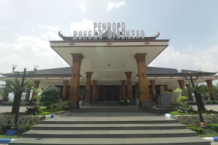 Grafik APBD Kabupaten Madiun 2025&ndash;2026 mengalami penurunan seiring turunnya TKD.