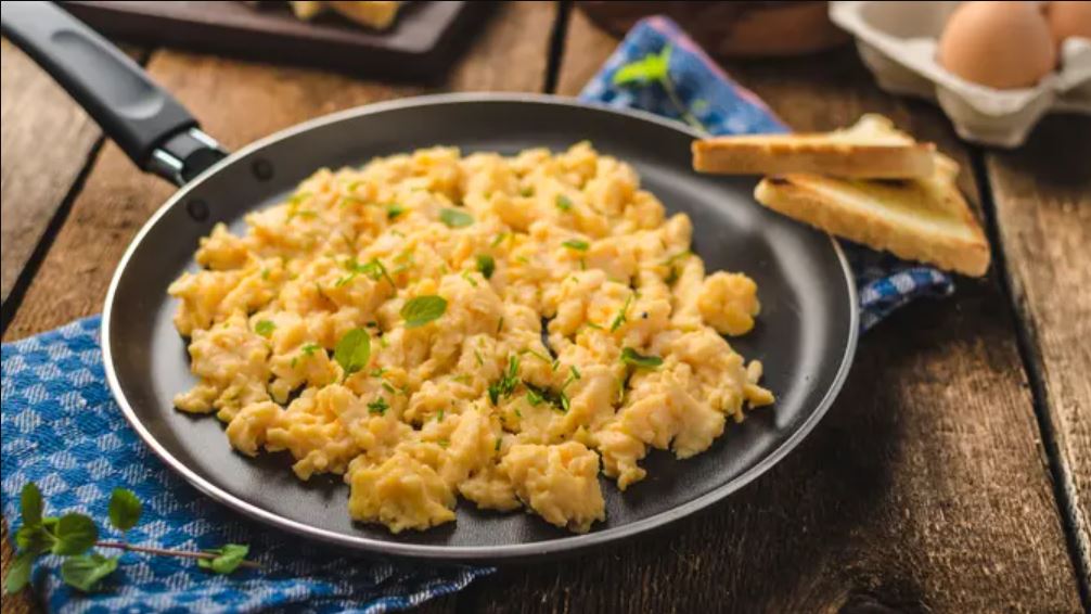 Yuk cobain Orak-Arik Telur Tomat ala Chinese food &mdash; resep super simpel, cuma butuh 10 menit, rasanya? Nendang abis! Cocok buat kamu yang pengen makan cepat tapi tetap lezat
