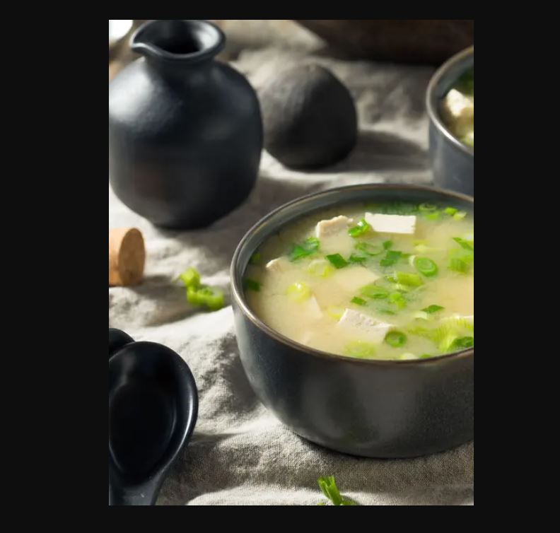 Butuh makanan yang bikin adem di hati dan perut? Coba deh sup tahu telur jernih ini. Simpel, sehat, dan nagih banget!