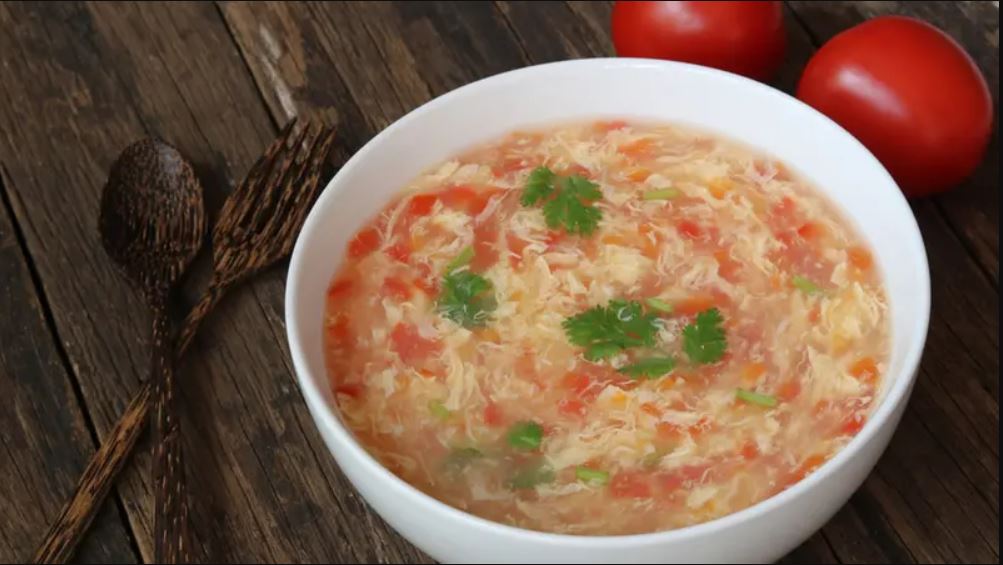 Sarapan sehat nggak harus ribet! Yuk cobain sup telur tomat sederhana ini. Praktis, hangat, dan siap dalam 15 menit!