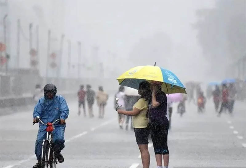 Ilustrasi Foto : Hujan lebat mengguyur kawasan MH Thamrin dan Bundaran HI, Jakarta, beberapa waktu lalu. BMKG memperkirakan hujan ringan disertai angin kencang terjadi di sejumlah kota besar.