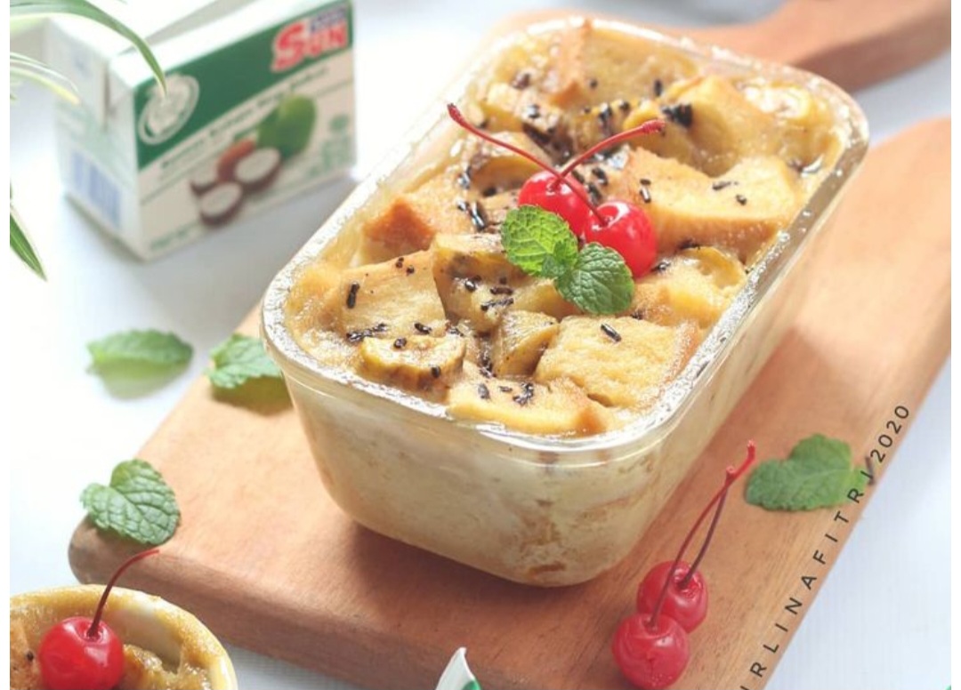 Puding roti tawar pisang ini manis, lembut, dan gampang dibuat.