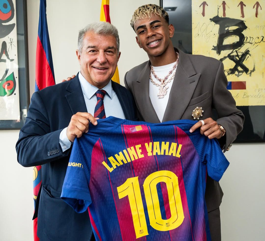 Lamine Yamal resmi mengenakan nomor punggung 10 Barcelona musim depan.