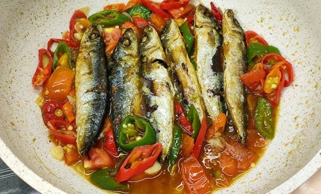 Pindang tumis bumbu pedas.