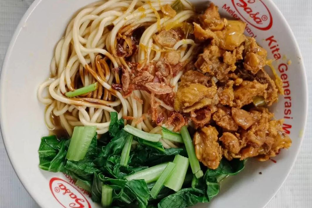 Mie ayam rumahan.