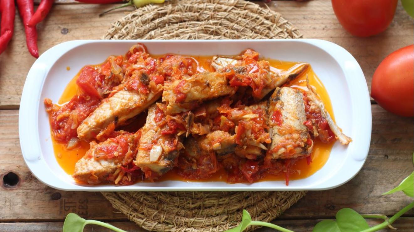 Sambal pindang tongkol dan pete pedasnya nampol, gurihnya mantap, bisa tahan sampai 5 hari tanpa kulkas!