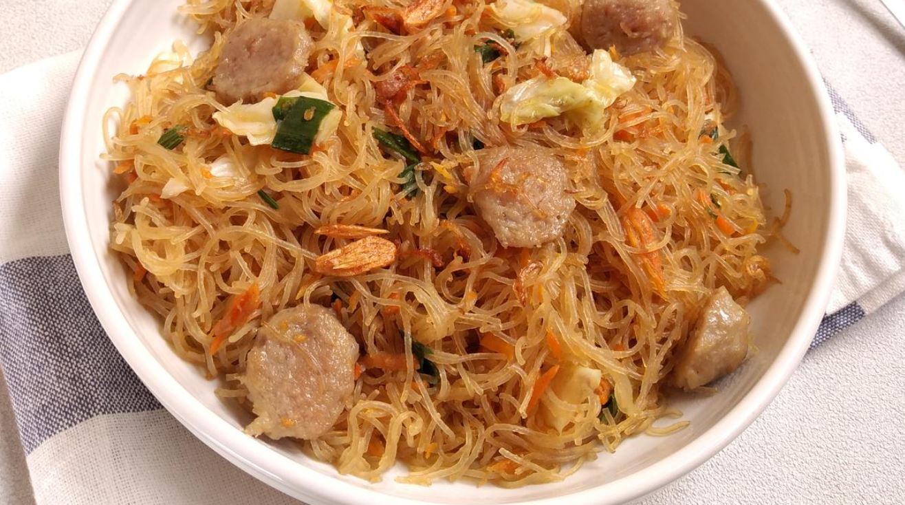 Bihun goreng ala resto favorit, kini bisa kamu masak sendiri!