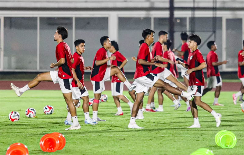 Pemain Timnas Indonesia U23 mengikuti latihan di Stadion Madya, Komplek Gelora Bung Karno, Senayan, Jakarta, Kamis 17 Juli 2025. Hari ini mereka dijadwalkan menghadapi Filipina di Piala AFF U 23 2025.