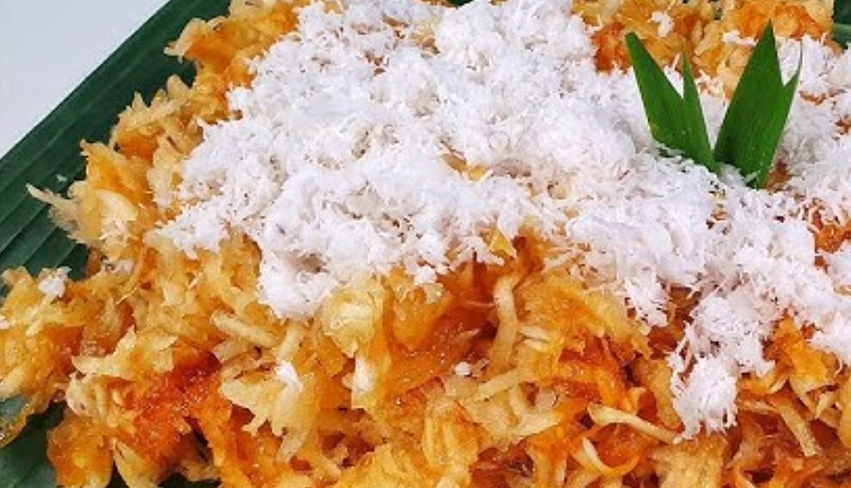Kue serawut atau sawut, dari bahan singkong.
