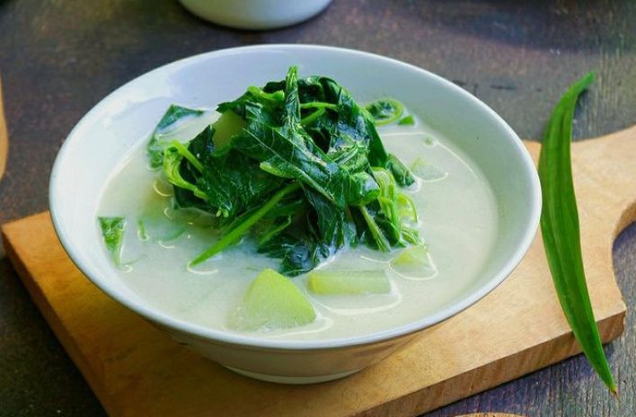 Ilustrasi sayur bobor segar dan gurih.