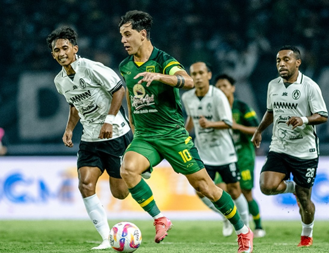 Launching Team Game antara Persebaya vs PSS Sleman.