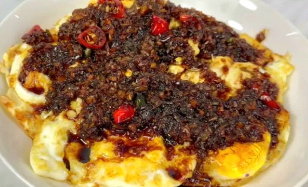 Telur kecap Pontianak viral, mudah dibuat, kaya rasa dan cocok untuk menu hemat sehari-hari.