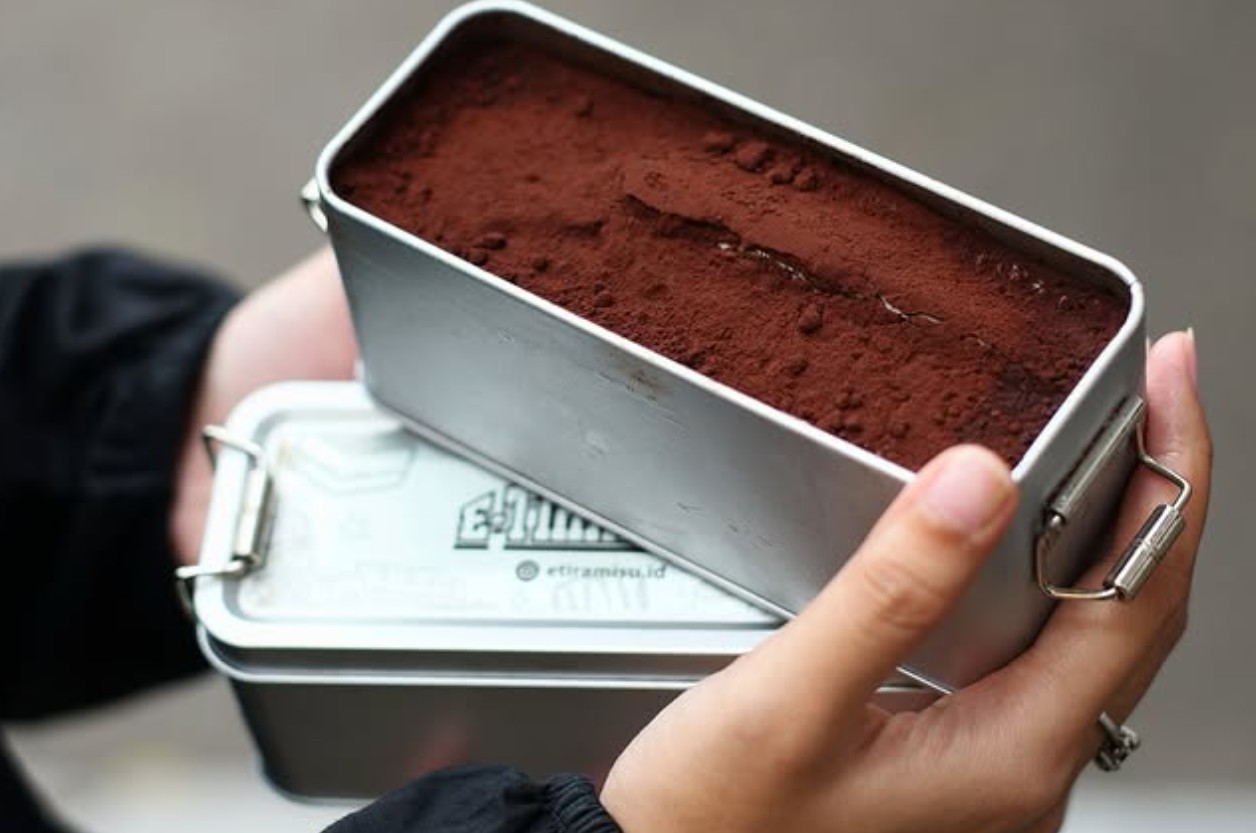E Tiramisu viral di Blok M.