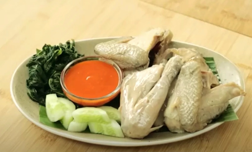Ayam Pop Padang asli ala rumah makan Minang, empuk, gurih, dan sambal khas.