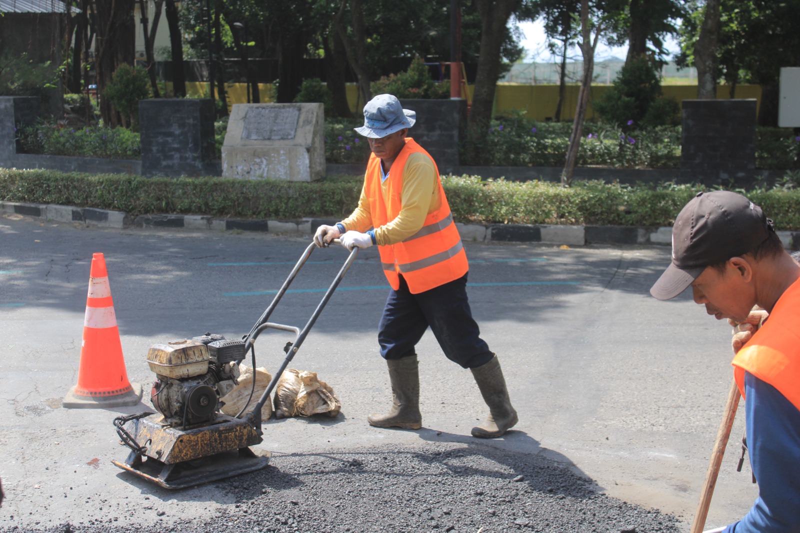 Pemkab Magetan mengajukan anggaran perbaikan jalan melalui program IJD ke pemerintah pusat pada tahun ini. ILUSTRASI FOTO: AJI PUTRA/RADAR MAGETAN