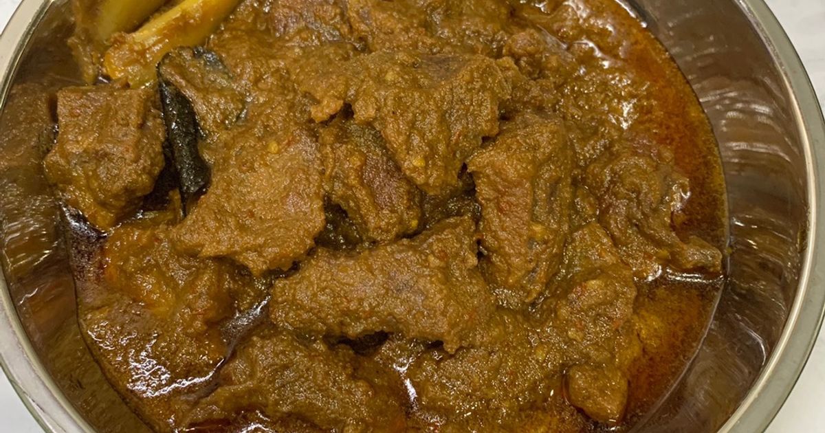 Ilustrasi beda kalio dan rendang.