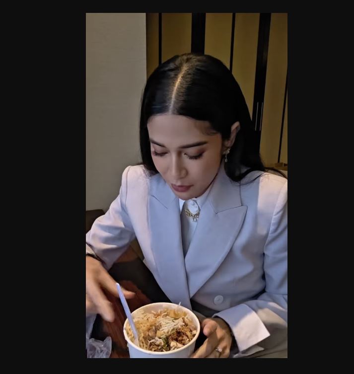 Dian Sastro ungkap cara makan bubur versi dirinya!&nbsp;