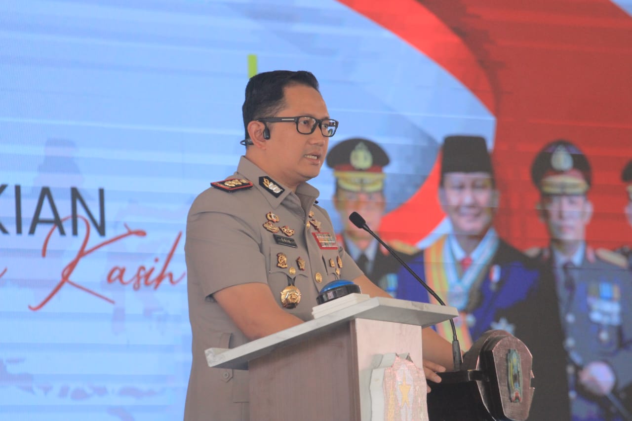 Kapolres Magetan AKBP Raden Erik Bangun Prakasa memberikan testimoni saat peresmian kelembagaan Koperasi Merah Putih, Senin (21/7). FOTO: AJI PUTRA/RADAR MAGETAN
