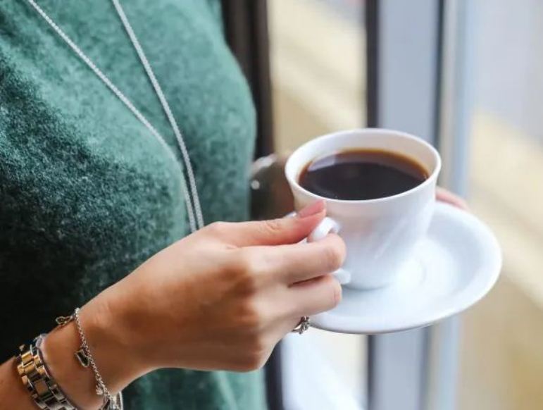 Ilustrasi kopi hitam yang rasanya mantap untuk suami.