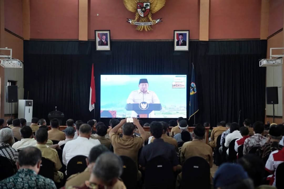 Presiden Prabowo Subianto saat meresmikan peluncuran Koperasi Merah Putih secara daring, termasuk 172 koperasi di Pacitan. PROKOPIM PEMKAB PACITAN