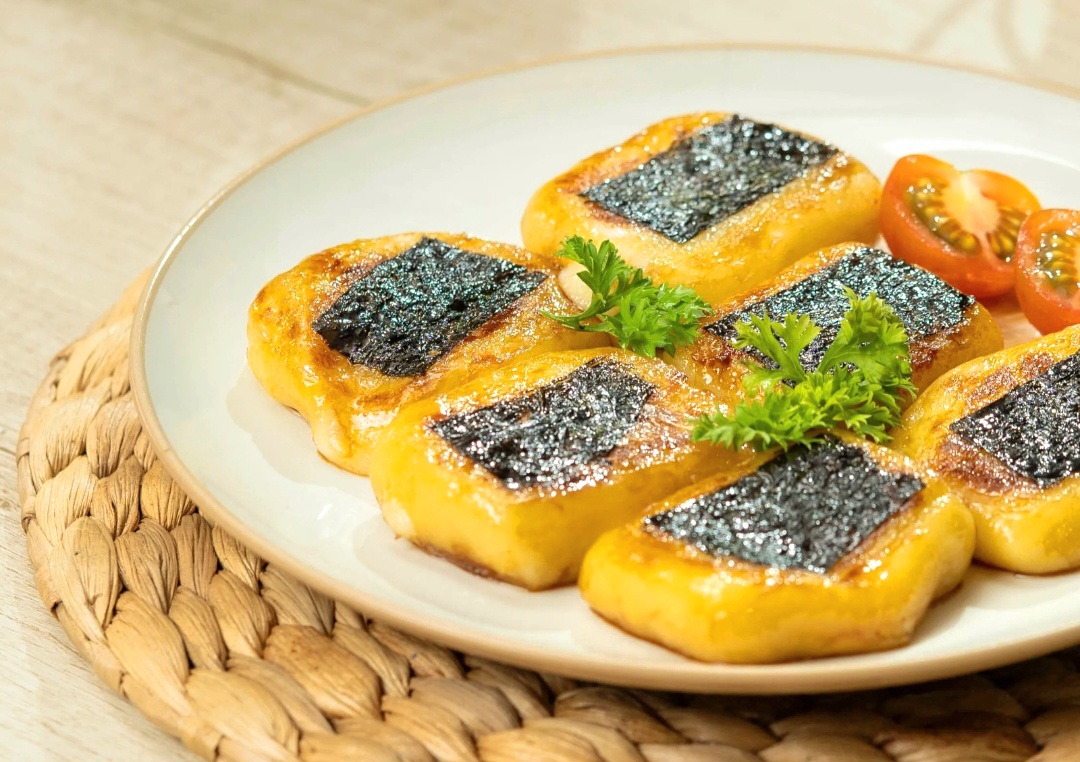 Cheese potato mochi, camilan kentang keju mozzarella lumer dengan sentuhan khas Jepang.