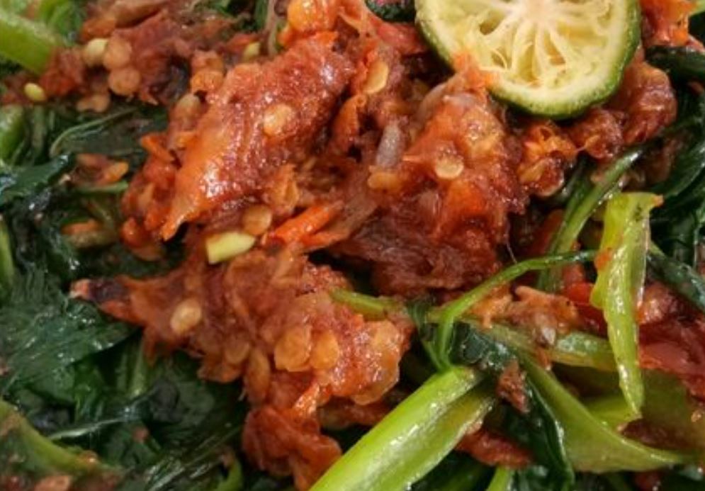 Nikmatnya plecing gonda khas Bali.