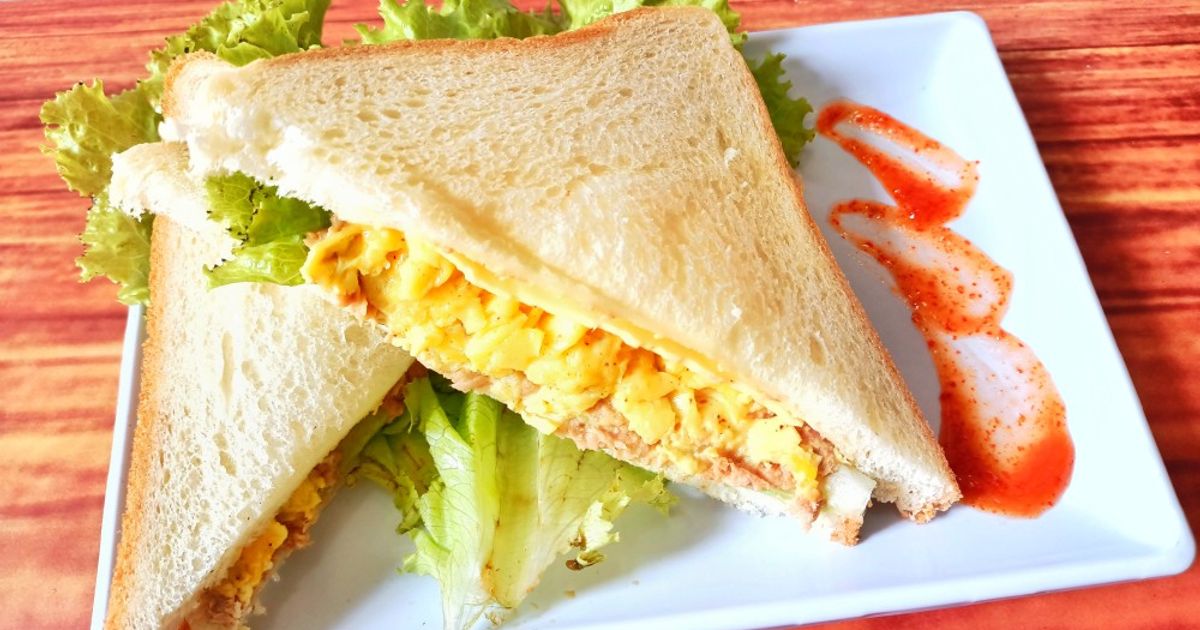 Ilustrasi Sandwich Telur Mayo