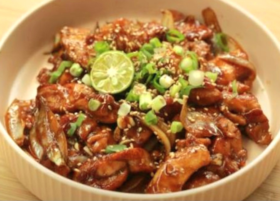 Ayam filet saus mentega ala Chef Devina Hermawan, rasanya gurih manis.