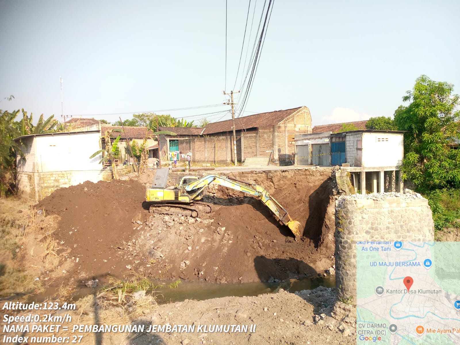 Proses pembangunan Jembatan Klumutan, Desa Klumutan, Saradan mulai berjalan sejak 22 Mei lalu. DPUPR KAB. MADIUN FOR RADAR CARUBAN