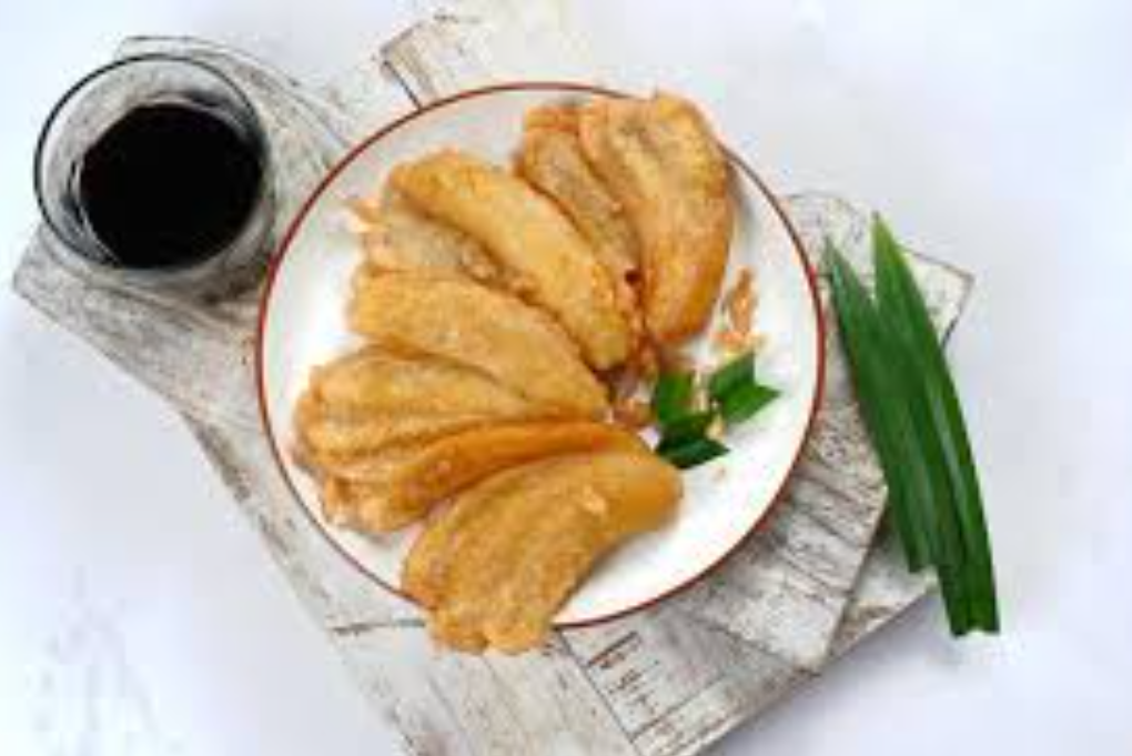Pisang goreng renyah di luar dan lembut di dalam, hanya butuh bahan sederhana. Cocok jadi camilan nostalgia ala rumahan yang mudah dibuat.