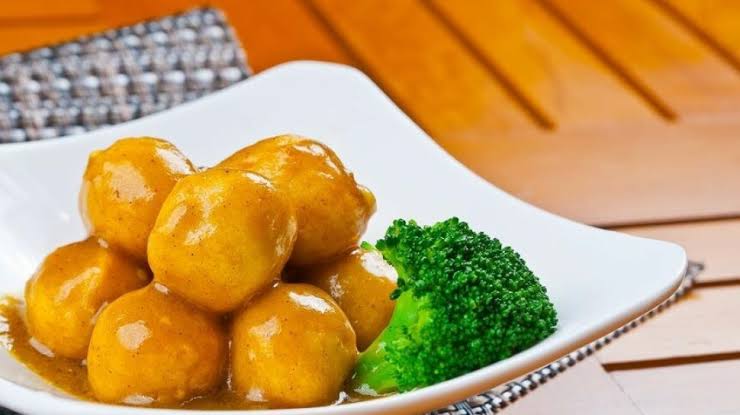 Ilustrasi Bakso Ikan Tenggiri Kuah Kecap