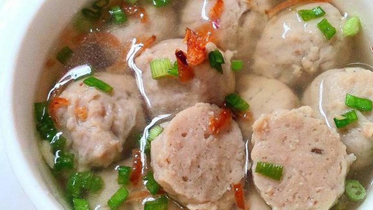 Ilustrasi Bakso Sapi Kuah Bening