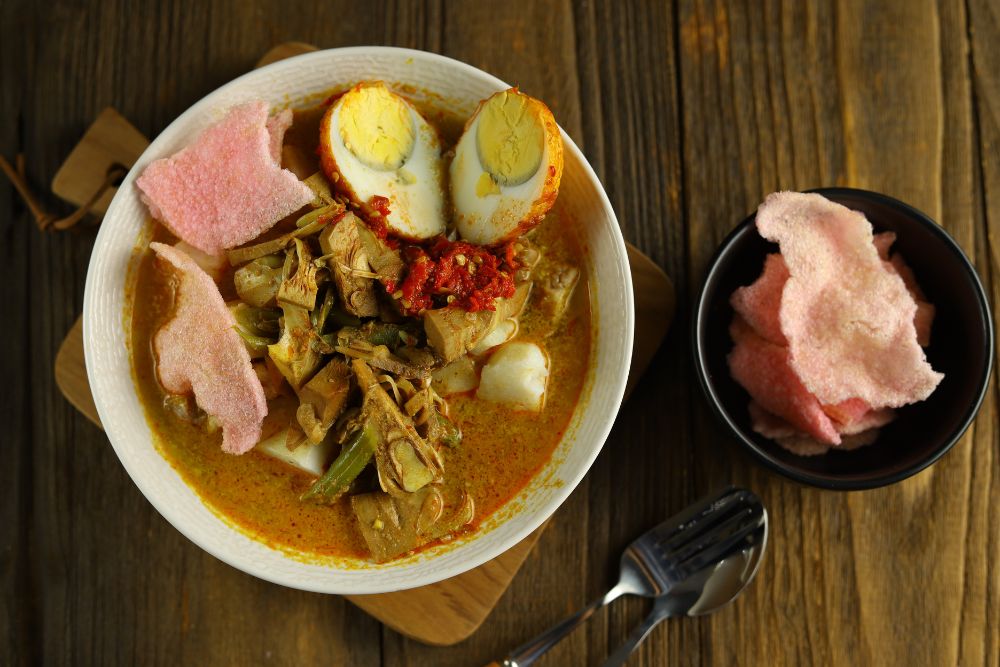 Ilustrasi Ketupat Sayur Padang