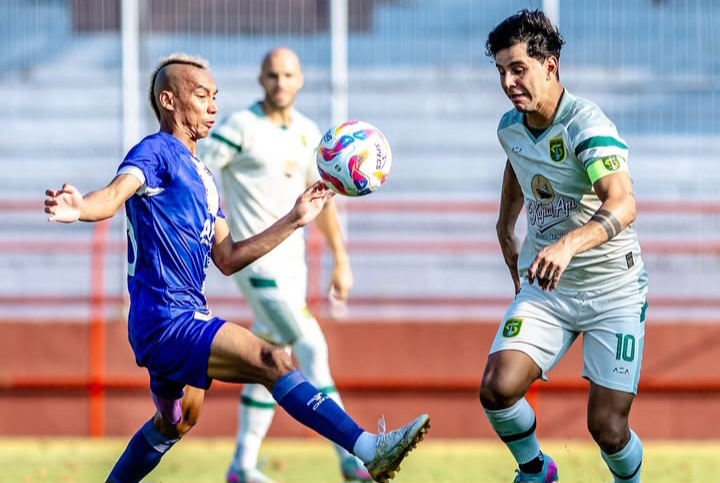 Persebaya saat lawan Persik.