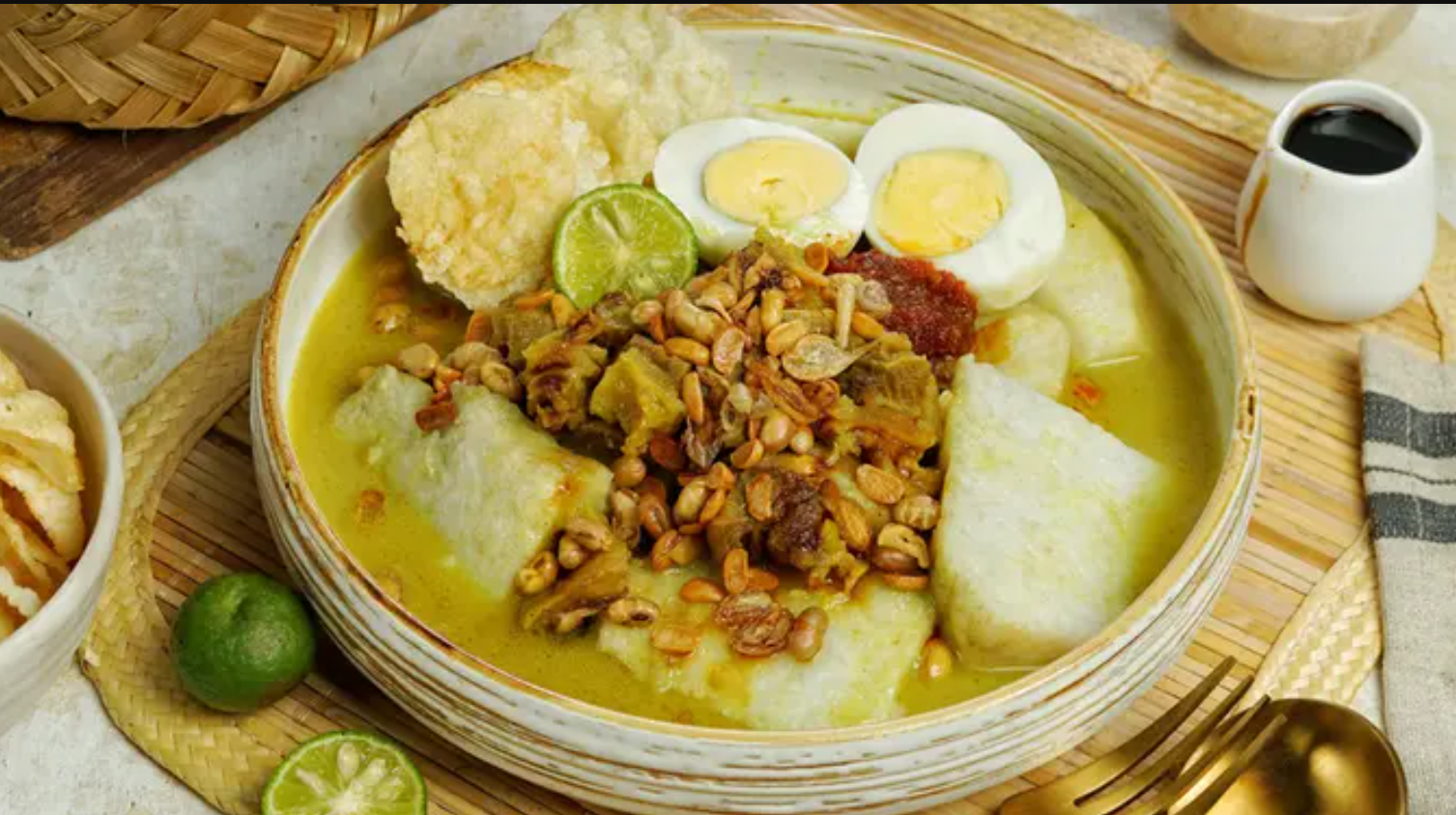 Lontong kari ayam